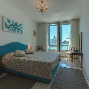 https://venice-cera-palazzo-gardella.hotelinveneto.com